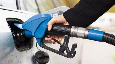 Akaryakıta zam geldi. Durmak yok zamlara devam