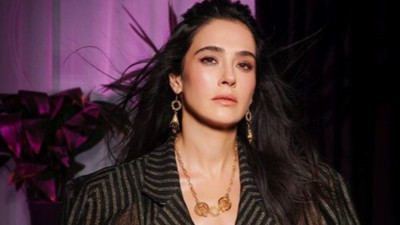 Ünlü oyuncu Funda Eryiğit anne oldu