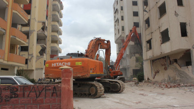 Osmaniye'de 10 bin ağır hasarlı bina 90 günde yıkılacak