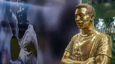 Brezilyalı efsane futbolcu Pele'nin mozolesi ziyarete açıldı