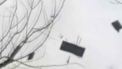 Sivas’ta hortum çatıları uçurdu