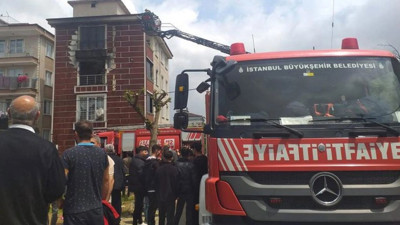 Evini ateşe verip kaçtı