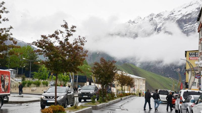 Yüksek kesimler beyaza büründü