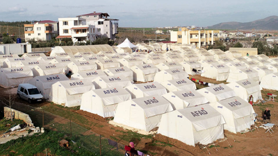 AFAD acil durumda devreye cemaatleri alıyor. Depremzedelere günlerce yardım edemedi