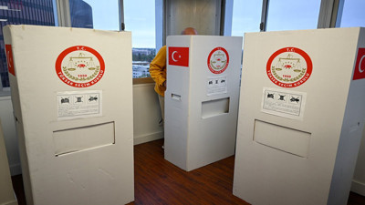 Yurt dışında 717 bin 612 seçmen sandık başına gitti