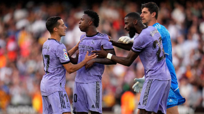 La Liga'da büyük rezalet! Real Madrid'in yıldızına maymun tezahüratı yaptılar