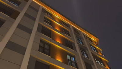 Sokaktaki kavgayı izlerken camdan düştü