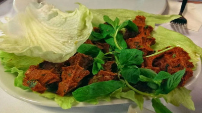 Göbek marula zam geldi. Çiğköfteciler isyanda. Nasıl eğleniyor muyuz Türkiye?