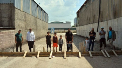 Beton döküp sokağı kapattı