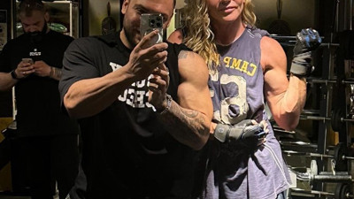 Mazhar Alanson’un eşi Biricik Suden kendisiyle dalga geçti: Böyle kadın mı olur