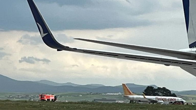 Uçakta bomba ihbarı üzerine arama yapıldı