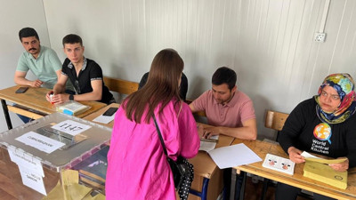 Depremin merkezi Kahramanmaraş'ta vatandaş sandık başında