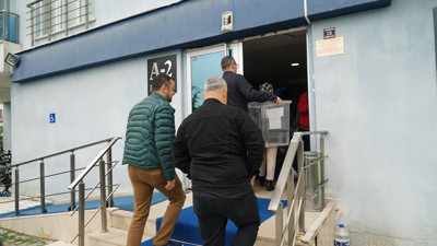 Seyyar sandıklar hasta ve engelli vatandaşların ayağına gitti