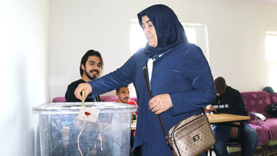 Ağrı'da 12 seçmeni bulunan köy sandığa gitti