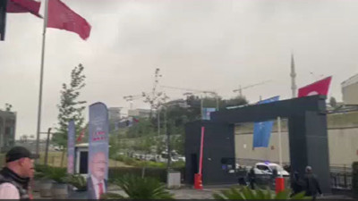 CHP İstanbul İl Başkanlığı binası önünde silah sesleri