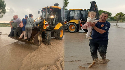 Sel sularını otobüsü sürükledi! Mahsur kalan 28 yolcu iş makineleriyle kurtarıldı