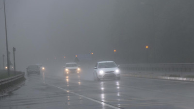 Sürücüler dikkat. Yoğun sis ve sağanak var