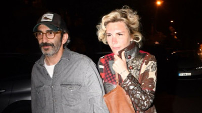 Artık kaçmıyor! Fırat Tanış sevgilisiyle el ele görüntülendi