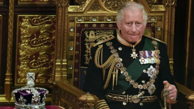 Kral hareket. Kral Charles iklim değişikliğine karşı havuzunun sıcaklığını düşürdü