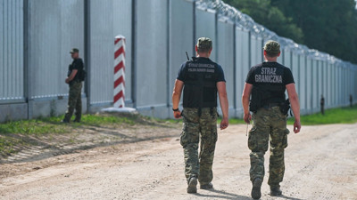 Polonya Belarus sınırını Belarus ve Rusya'dan gelen yük trafiğine kapattı