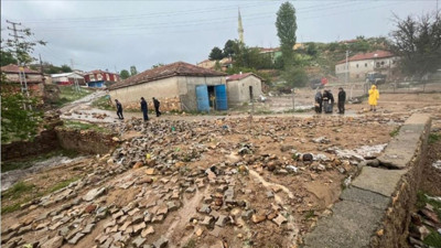 Kırıkkale'yi sağanak ve dolu vurdu: Araziler zarar gördü, 20 hayvan telef oldu