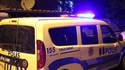 Evinin balkonunda silahla vurulmuş olarak bulundu