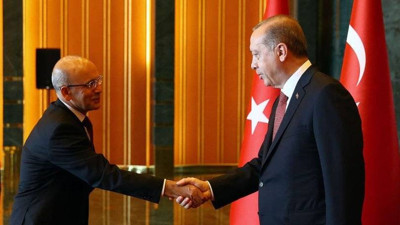 Mehmet Şimşek Erdoğan’ın bakanlık teklifini kabul etti. Erdoğan’ı zor durumda bırakan Abdulkadir Selvi'ye açıklattılar