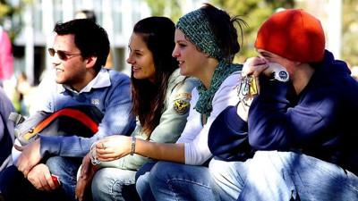 Türk gençlerinin kararı hüngür hüngür ağlattı. Alman şirketi Türkiye'de anket yaptı