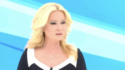 Müge Anlı eşinden gelen mesajı canlı yayında okudu. Hamam detayı herkesi güldürdü