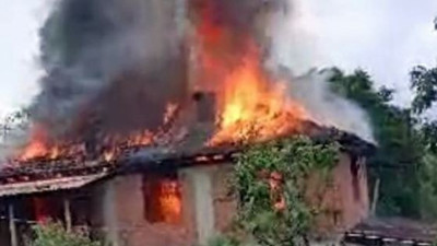 İki katlı ev alev alev yandı (03 Haziran 2023)