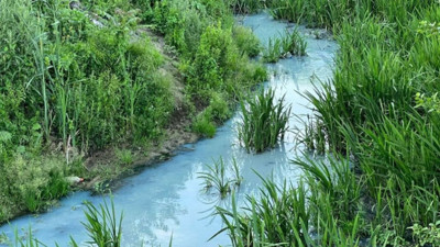 İSKİ'den Arnavutköy'de rengi maviye dönen dereyle ilgili açıklama