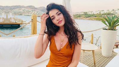 Ünlü güzel gönlünü Fenerbahçe'nin yıldızına kaptırdı