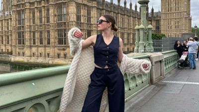 Melis Sezen Londra tatilinde aşkına böyle poz verdi