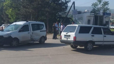 Tavşanlı'da trafik kazası 3 yaralı