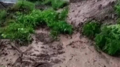 Tokat’ta sağanak heyelana neden oldu