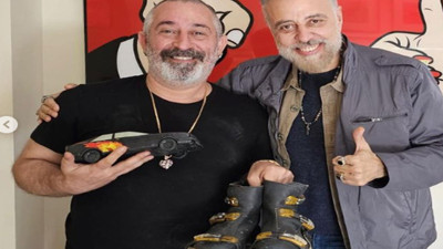 Cem Yılmaz'ı duygulandıran hediye. Ünlü komedyen 22 yıl öncesine gitti