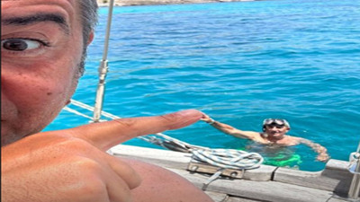 Ata Demirer'den eğlenceli 'baba oğul' pozu