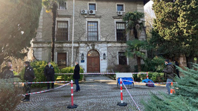 Boğaziçili 4 öğrenciye, rektörlük binasına boya attıkları iddiasıyla hapis cezası