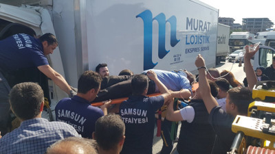 Samsun'da kamyon tıra çarptı: 1 yaralı