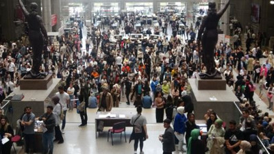 Bu da icra ve zabıt katipliği kuyruğu. 5 bin kişi ter döktü