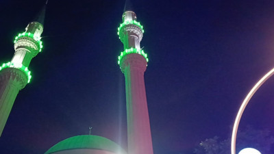 Minareye çıkan şahsı polis ikna etti