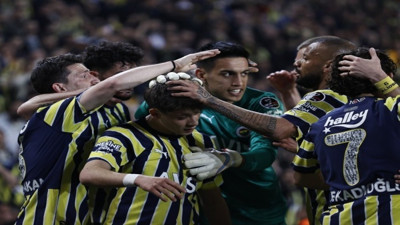 Fenerbahçe Başakşehir maçında ilk kez yapacak. Kulüpten resmi açıklama geldi
