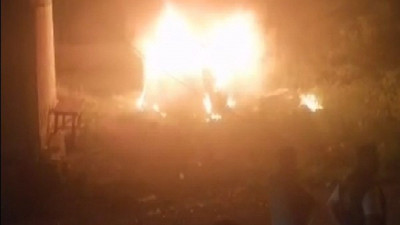 Park halindeki minibüs alev alev yandı (12 Haziran 2023)