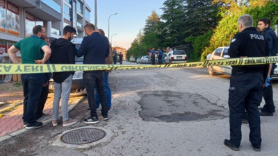 Kendisini vuran şahsı aynı silahla vurdu