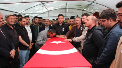 Şehitlere son veda! Türkiye şehitlerini gözyaşlarıyla uğurlandı