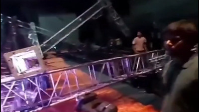 24 yaşındaki ünlü model hayatını kaybetti. Podyumda ışık platformu çökünce dehşeti yaşadılar