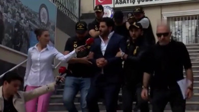 Ebru Şallı'nın eşi basını suçladı. Havalimanında gözaltına alınmıştı