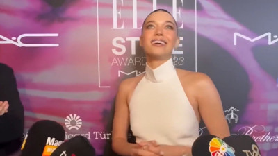 Afra Saraçoğlu'nu şoke eden eşcinsellik sorusu. Röportaja anında son verdi