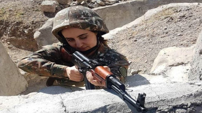 Ermenistan’da kadınlar askerlik yapacak. Kanun mecliste onaylandı