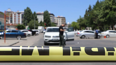 Damat dehşeti! Otomobilin önünü kesip boşanma aşamasındaki eşi ve kayınpederini öldürdü